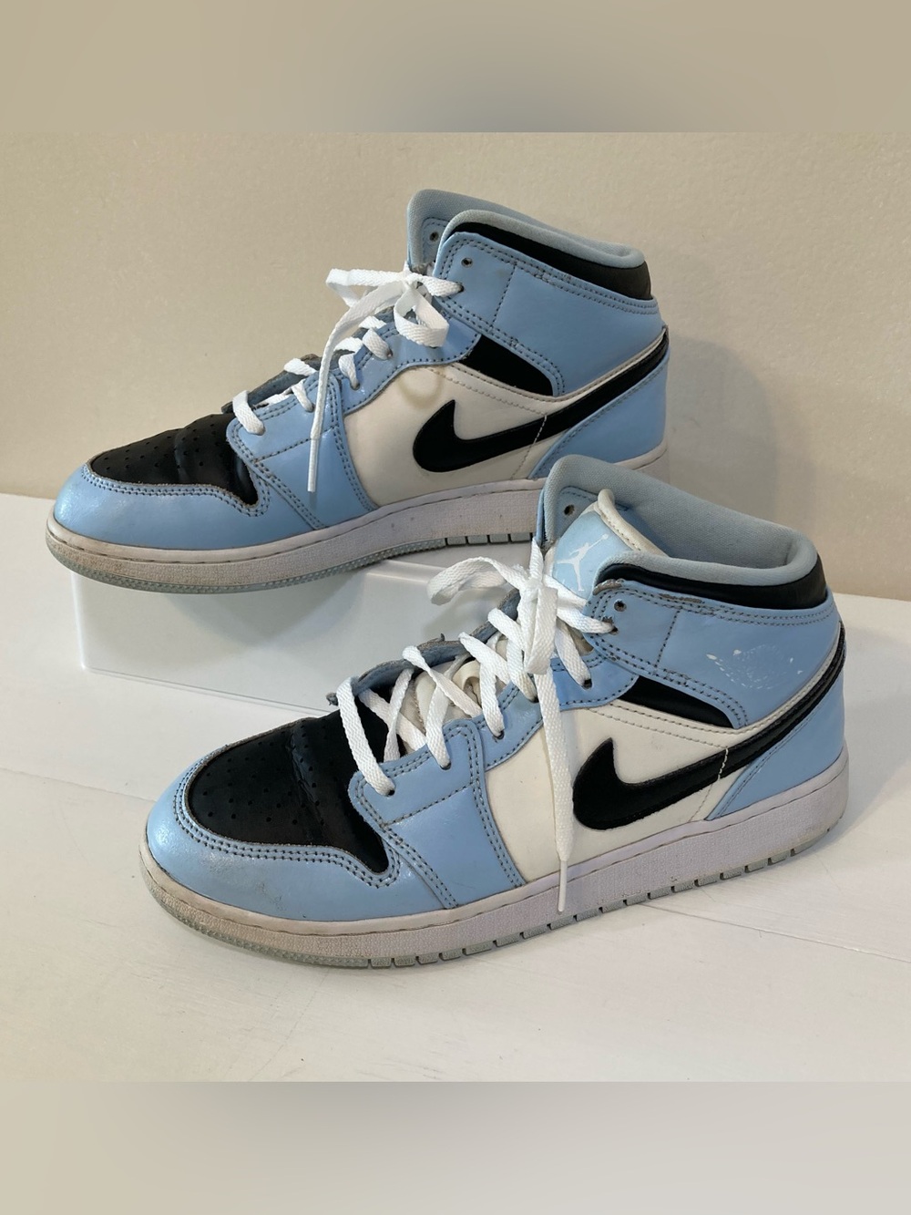 Nike Air Jordan 1 Mid GS Ice Blue Sz 7Y Mid Top Sneakers 555112-401